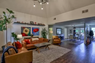 Photo #1: 226071189 Listing 