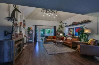 Photo #3: 226071189 Listing 