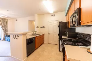 Photo #4: 226071261 Listing
