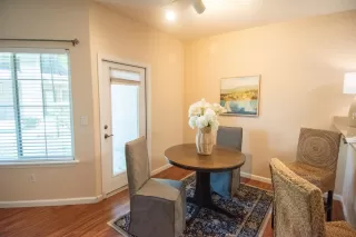 Photo #2: 226072175 Listing