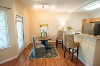 Photo #6: 226072175 Listing