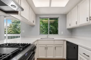 Photo #4: 226072413 Listing