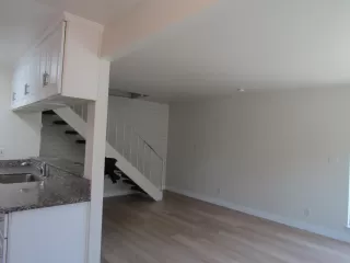 Photo #2: 226072420 Listing