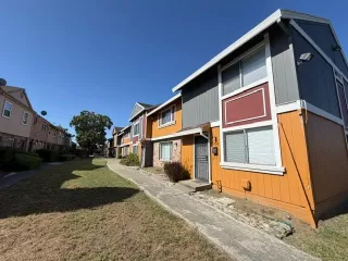 Photo #4: 226072617 Listing