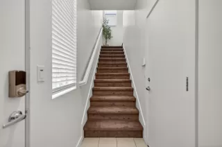 Photo #2: 226072795 Listing