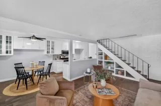 Photo #3: 226072832 Listing