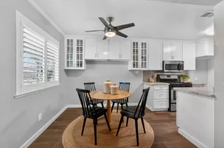 Photo #4: 226072832 Listing