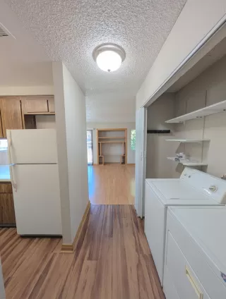 Photo #2: 226073178 Listing 