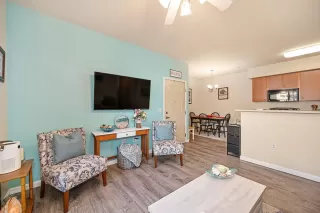 Photo #3: 226073305 Listing