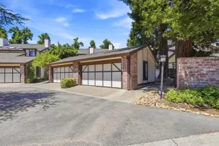 Photo #4: 226073705 Listing