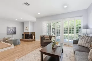 Photo #5: 226073705 Listing