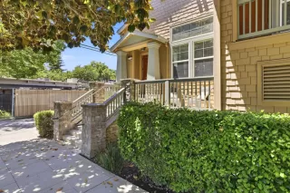 Photo #3: 226074089 Listing