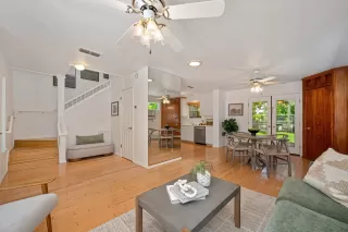 Photo #4: 226074141 Listing