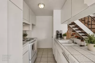 Photo #2: 226074799 Listing 