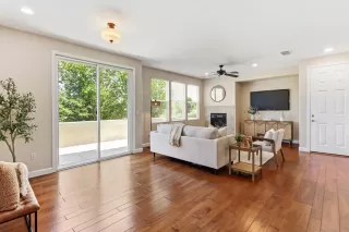 Photo #3: 226074813 Listing