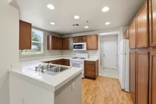 Photo #5: 226075055 Listing 