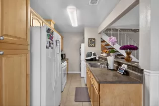 Photo #5: 226075304 Listing