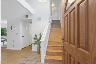 Photo #2: 226075343 Listing