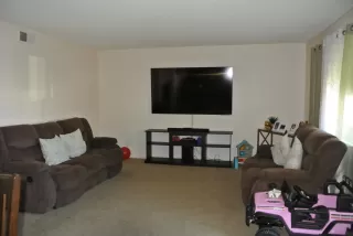 Photo #5: 226075351 Listing