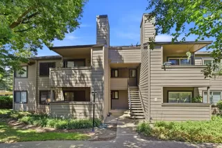 Browse active condo listings in HIGHLANDS