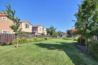 Photo #4: 226075461 Listing