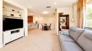Photo #5: 226075833 Listing