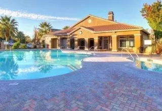 Photo #2: 226076182 Listing