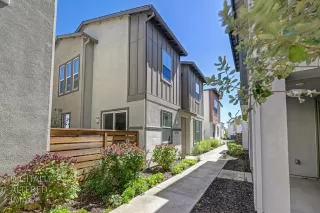 Photo #4: 226076298 Listing 