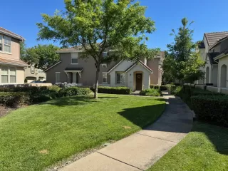 Photo #2: 226076766 Listing