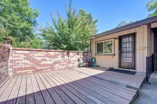Photo #3: 226076953 Listing 