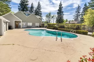 Photo #3: 226076997 Listing