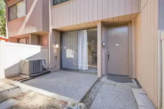 Photo #2: 226077113 Listing
