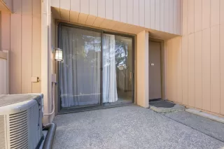 Photo #5: 226077113 Listing