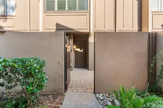 Photo #5: 226077125 Listing