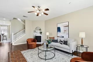 Photo #6: 226077169 Listing