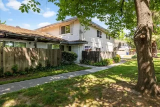Photo #2: 226077305 Listing