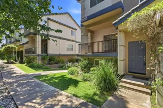 Photo #2: 226077976 Listing 