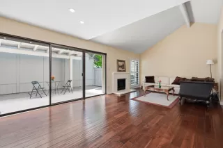 Photo #6: 226078129 Listing 