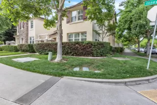 Photo #2: 226078144 Listing
