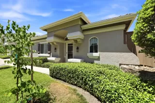 Photo #2: 226078614 Listing