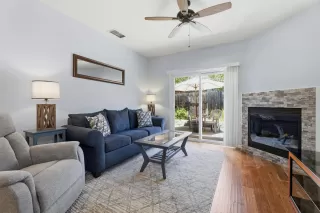 Photo #3: 226078614 Listing