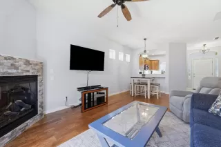 Photo #5: 226078614 Listing