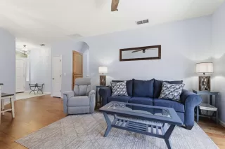 Photo #6: 226078614 Listing