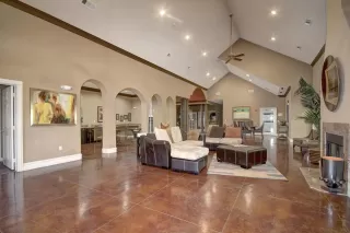 Photo #2: 226078722 Listing 
