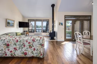 Photo #5: 226078867 Listing