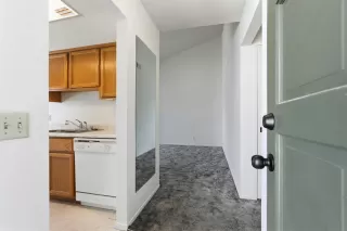 Photo #6: 226079352 Listing 