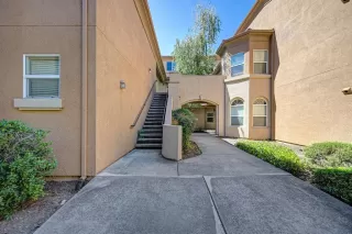 Photo #2: 226079476 Listing