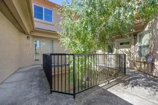 Photo #3: 226079476 Listing