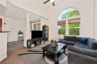 Photo #6: 226079476 Listing