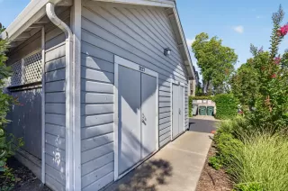 Photo #3: 226079496 Listing